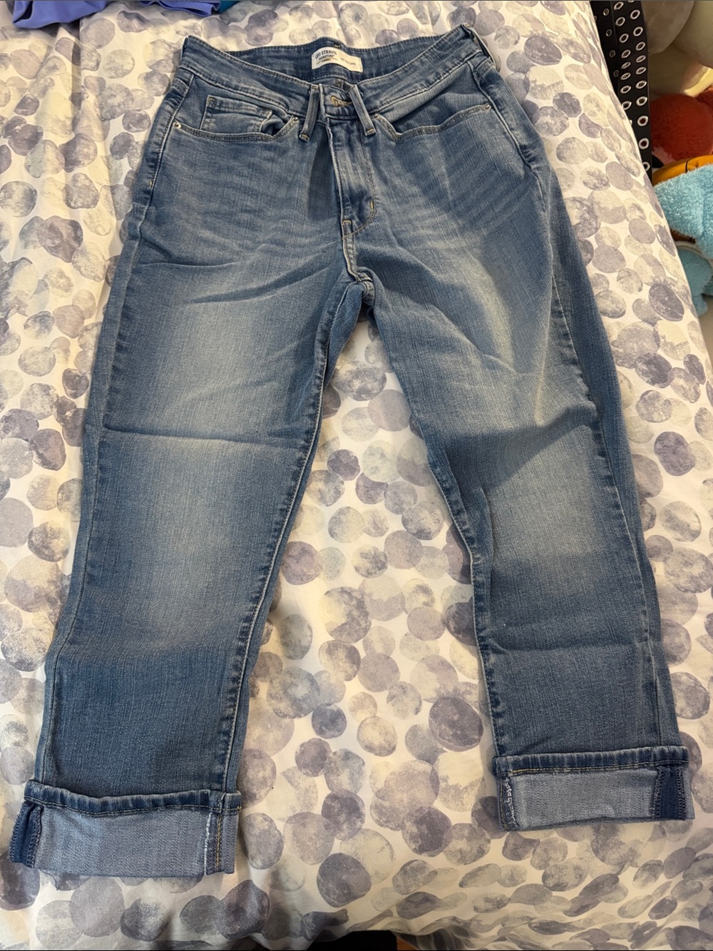Signature by Levi Strauss Women's Cropped Blue Jeans